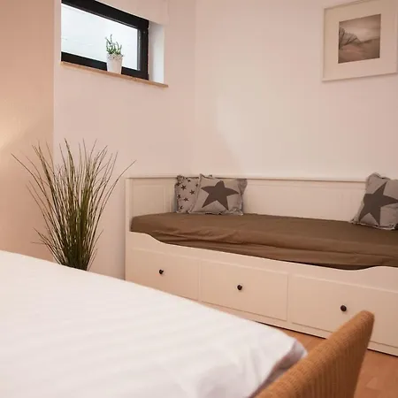 Gartenstrasse 17 فندق *